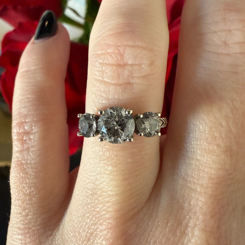 Digby and Iona 14K white gold Salt and Pepper Diamond Ring size 4 - Picture 3 of 12